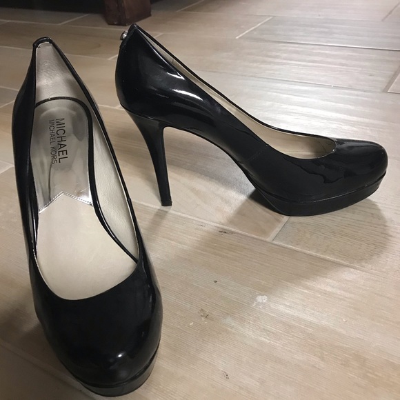 MICHAEL Michael Kors Shoes - Michael Kors classic pump🖤